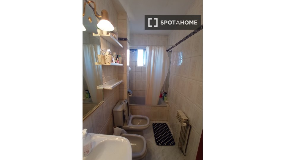 Double room Madrid, 4 beds, 70m² — photo 12