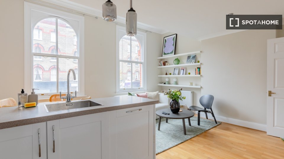 Apartment London, 2 beds — photo 17