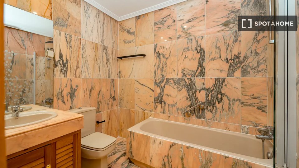Double room Madrid, 10 beds — photo 8