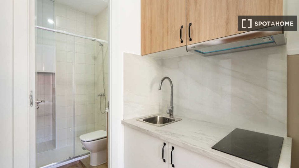 Double room Madrid, 8 beds — photo 40