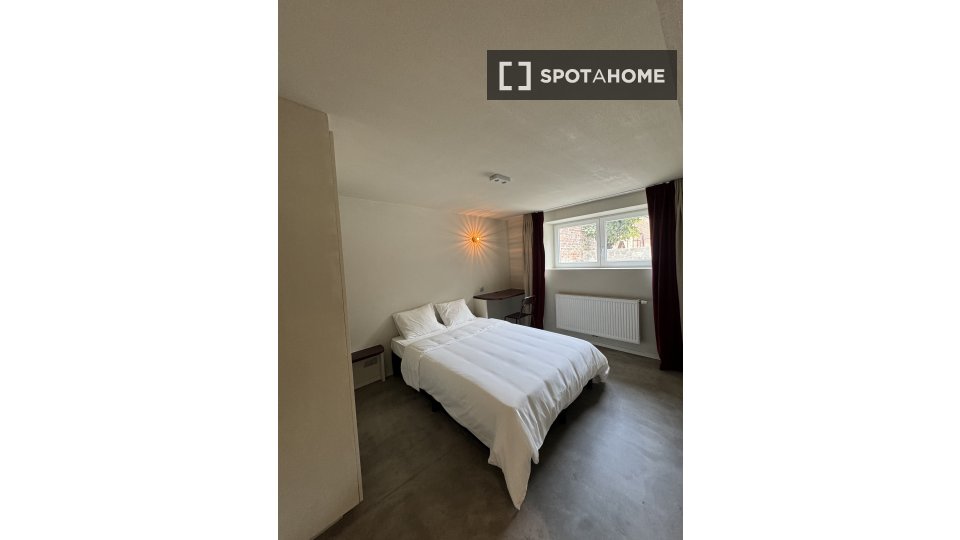 Double room Brussels, 3 beds, 95m² — photo 6
