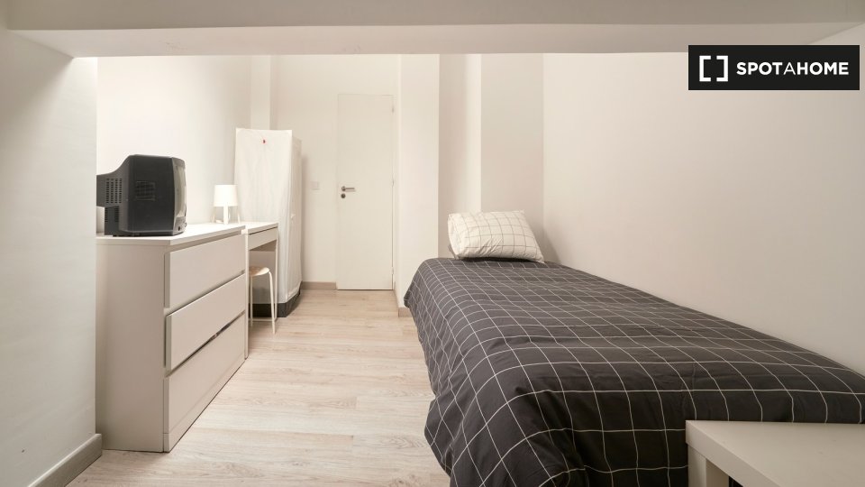 Double room Lisbon, 9 beds — photo 3