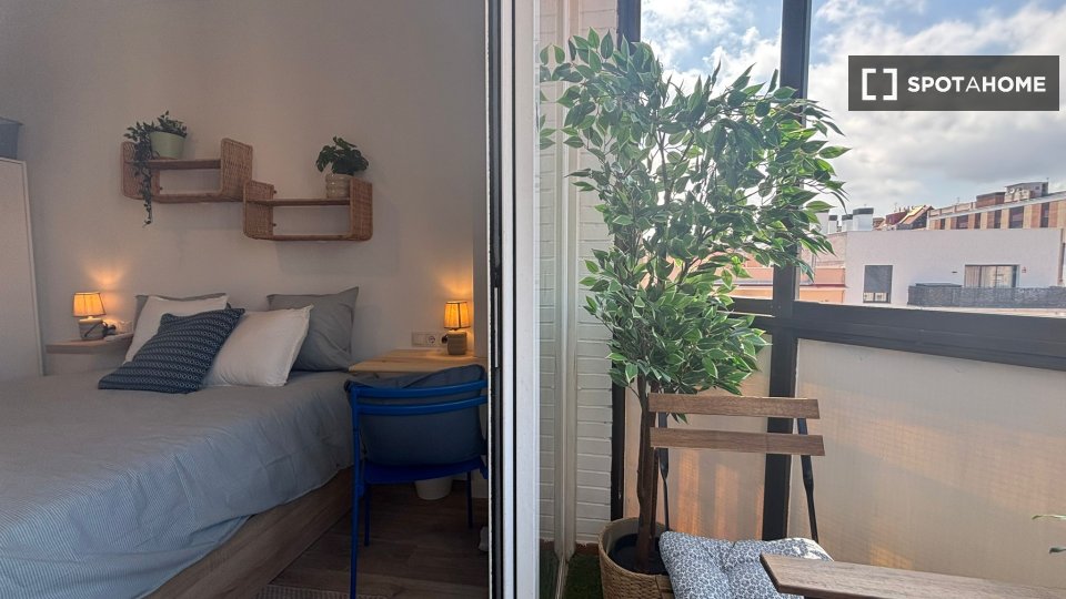 Double room Barcelona, 4 beds, 85m² — photo 1