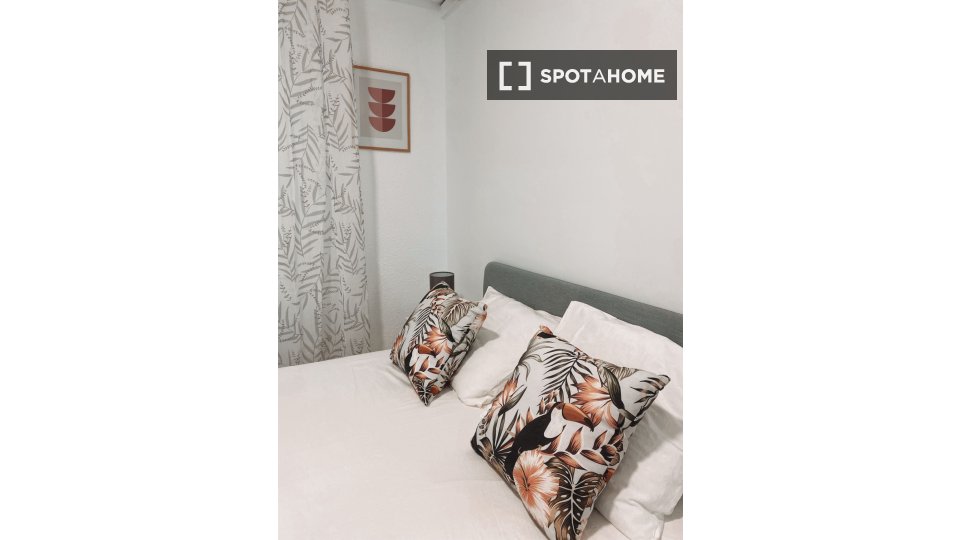 Double room Madrid, 4 beds, 100m² — photo 19