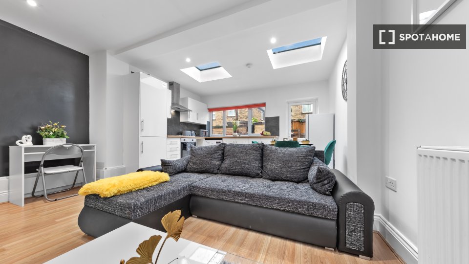 Apartment London, 2 beds — photo 5