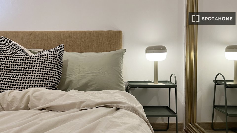Double room Madrid, 3 beds — photo 8
