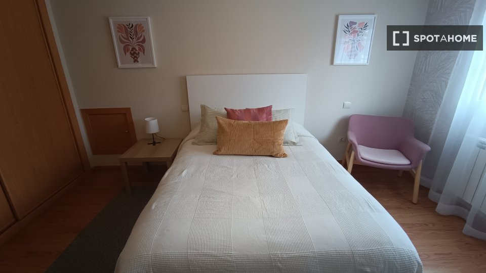 Double room Madrid, 5 beds — photo 1