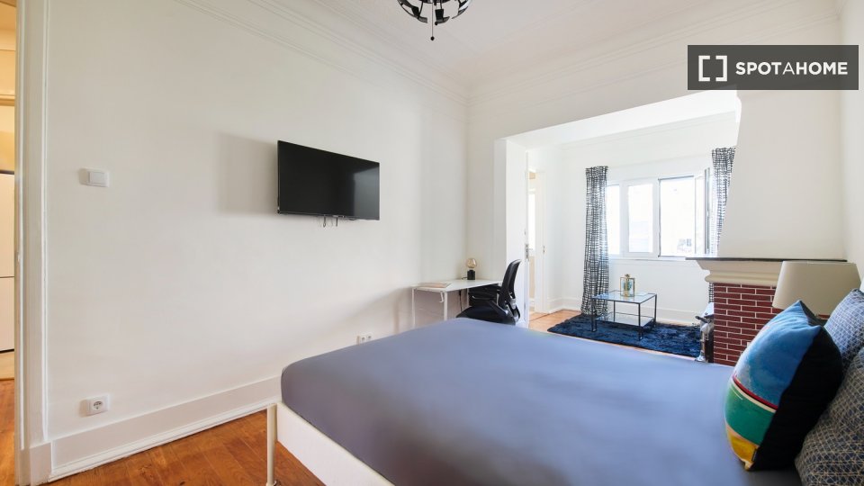 Double room Lisbon, 6 beds — photo 58