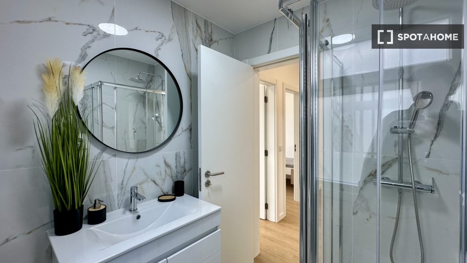 Double room Lisbon, 2 beds, 45m² — photo 2