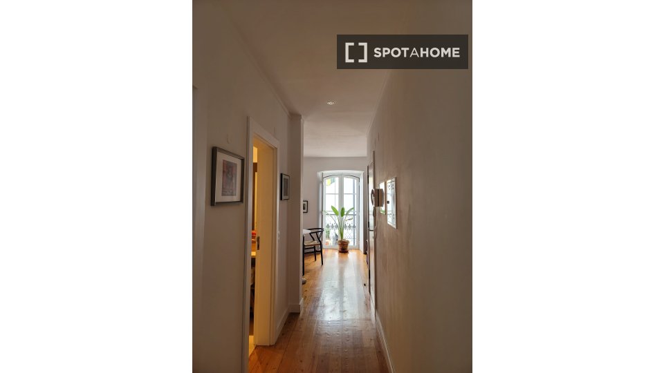Apartment mono Lisbon, 61m² — photo 1