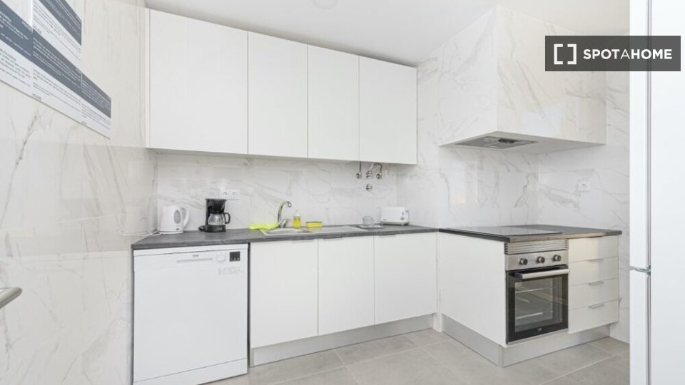 Double room Lisbon, 7 beds — photo 1