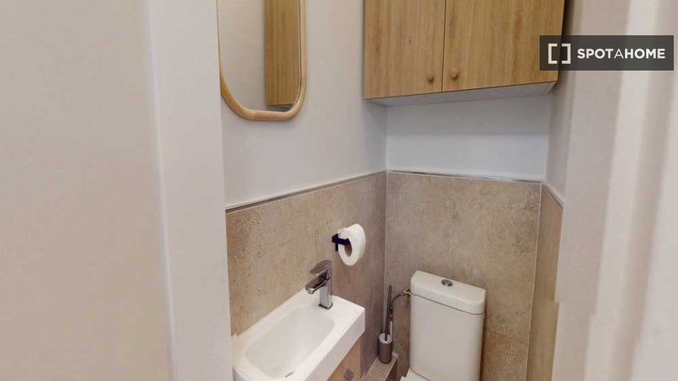 Double room Paris, 3 beds, 60m² — photo 1