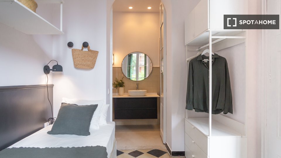 Double room Barcelona, 16 beds, 380m² — photo 15