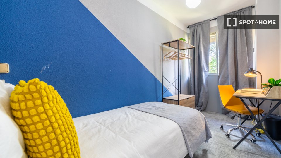 Double room Madrid, 6 beds, 67m² — photo 13