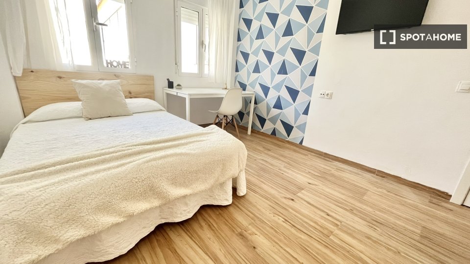 Habitación en piso compartido en alquiler en La Palmilla, Sevilla.