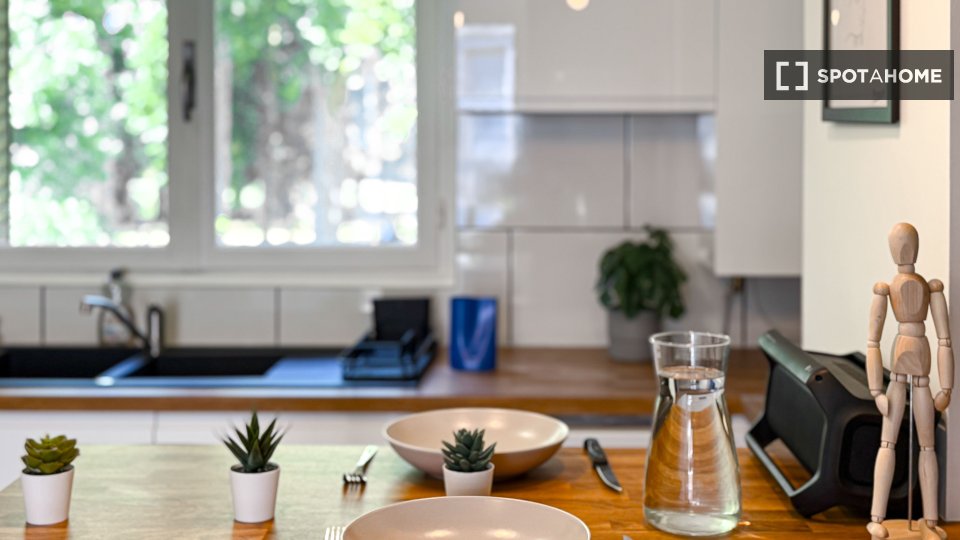 Double room Lyon, 3 beds, 66m² — photo 9