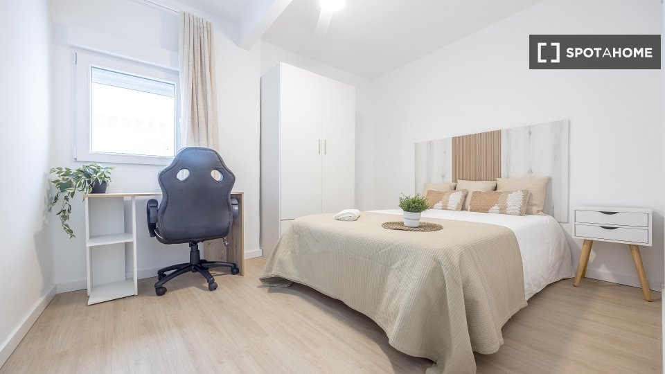 Chambre double Valence, 4 chambres, 100m² — photo 14