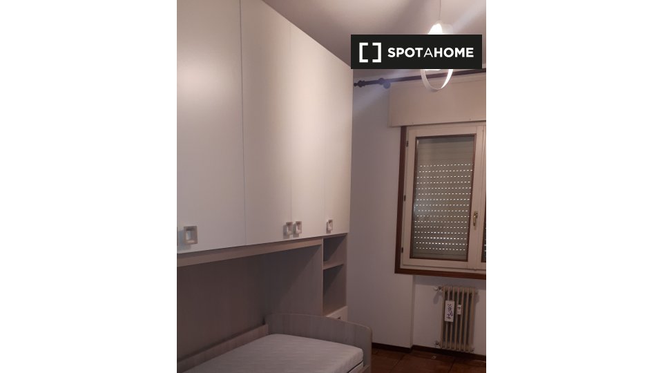 Double room Padua, 3 beds — photo 4