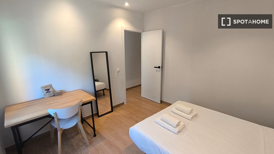 Double room Madrid, 1 bed — photo 1