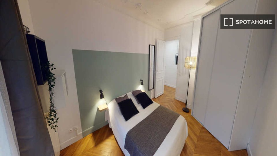 Double room Paris, 3 beds, 60m² — photo 8