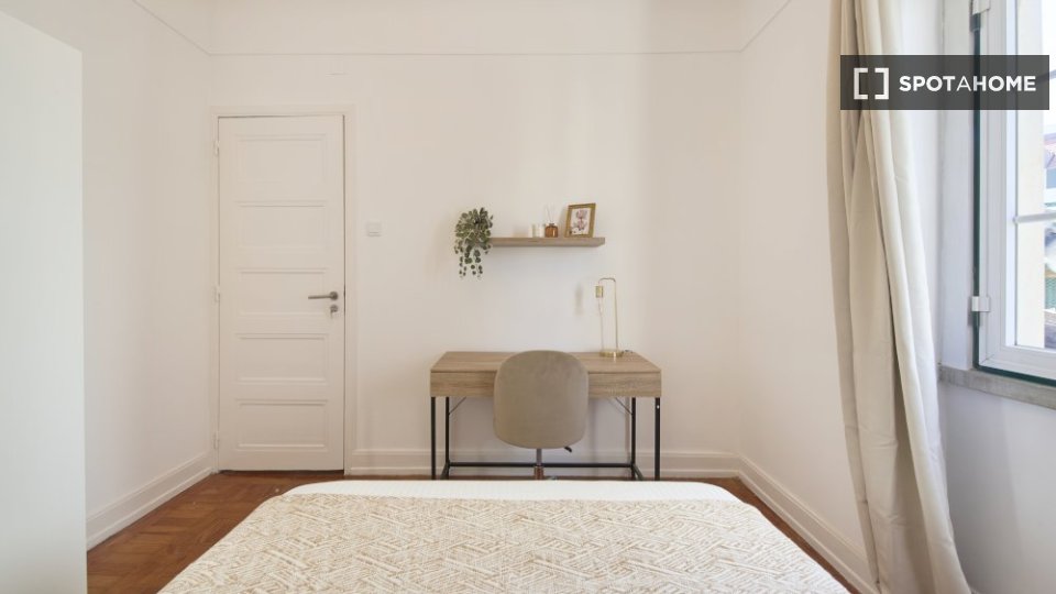 Double room Lisbon, 4 beds — photo 13