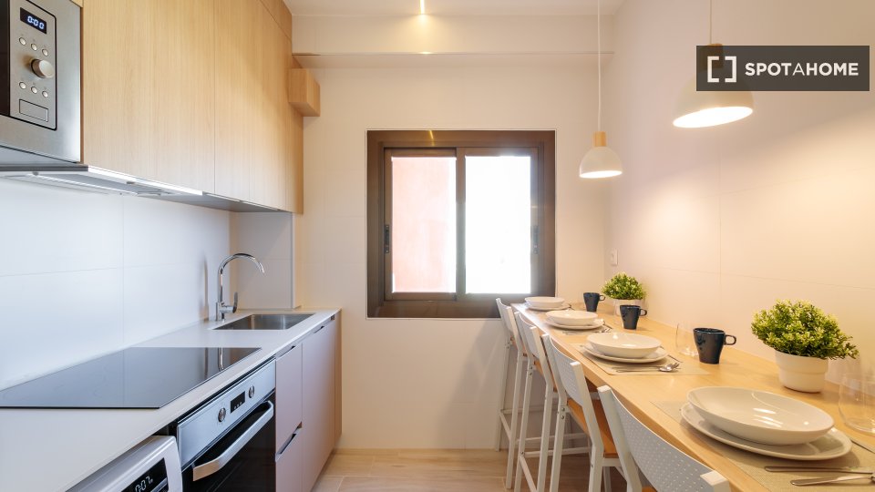 Double room Alicante, 5 beds, 104m² — photo 9