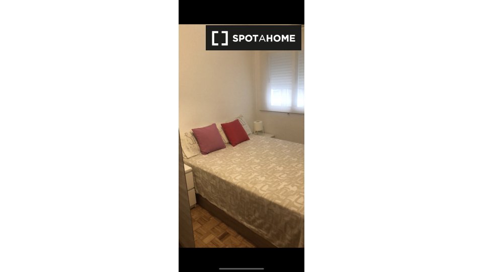 Double room Madrid, 4 beds, 12m² — photo 8