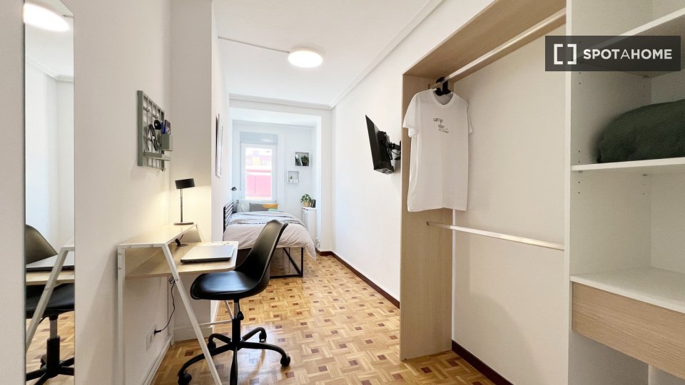Double room Madrid, 6 beds — photo 8