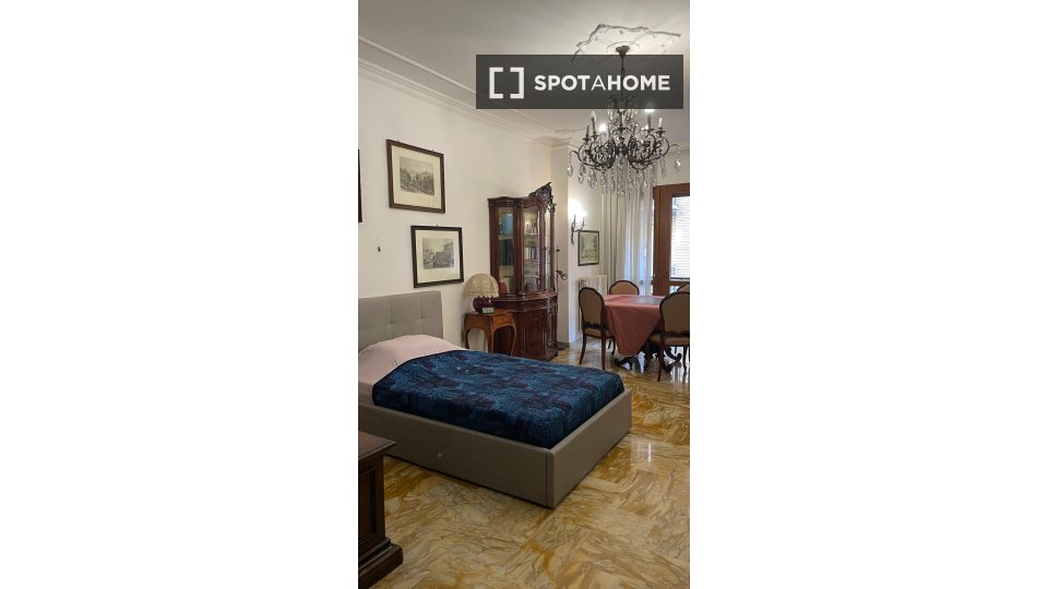 Double room Turin, 1 bed, 120m² — photo 3