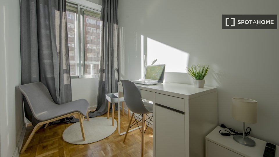 Double room Madrid, 9 beds, 220m² — photo 19