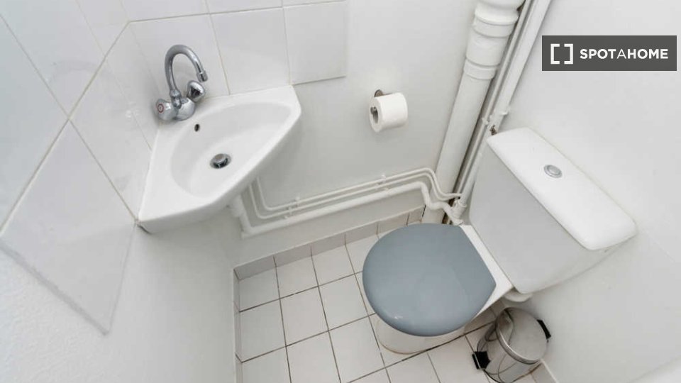 Camera in affitto in un appartamento condiviso con 6 camere da letto a Chaillot. - a Parigi