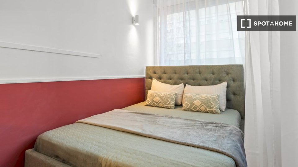 Double room Lisbon, 5 beds — photo 11
