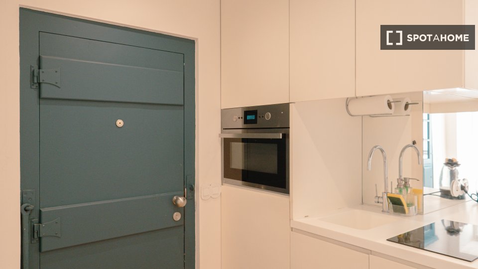 Apartment Lisbon, 1 bed, 78m² — photo 2