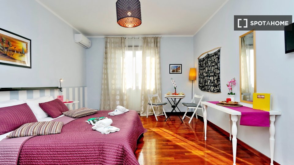 Double room Rome, 3 beds — photo 11