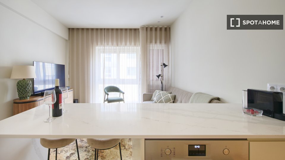 Apartment Lisbon, 1 bed — photo 7