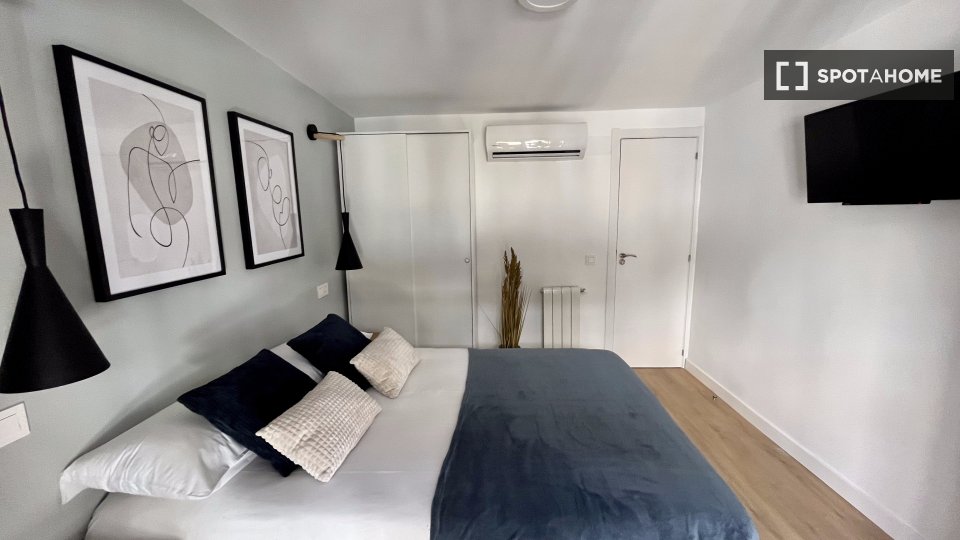 Double room Madrid, 8 beds — photo 6