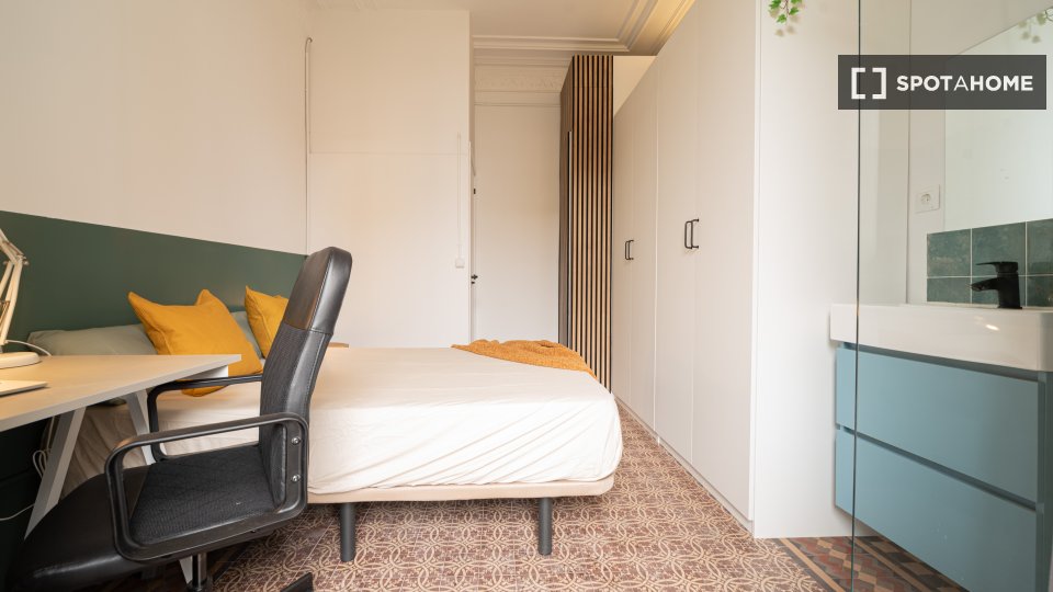 Double room Barcelona, 9 beds, 200m² — photo 6