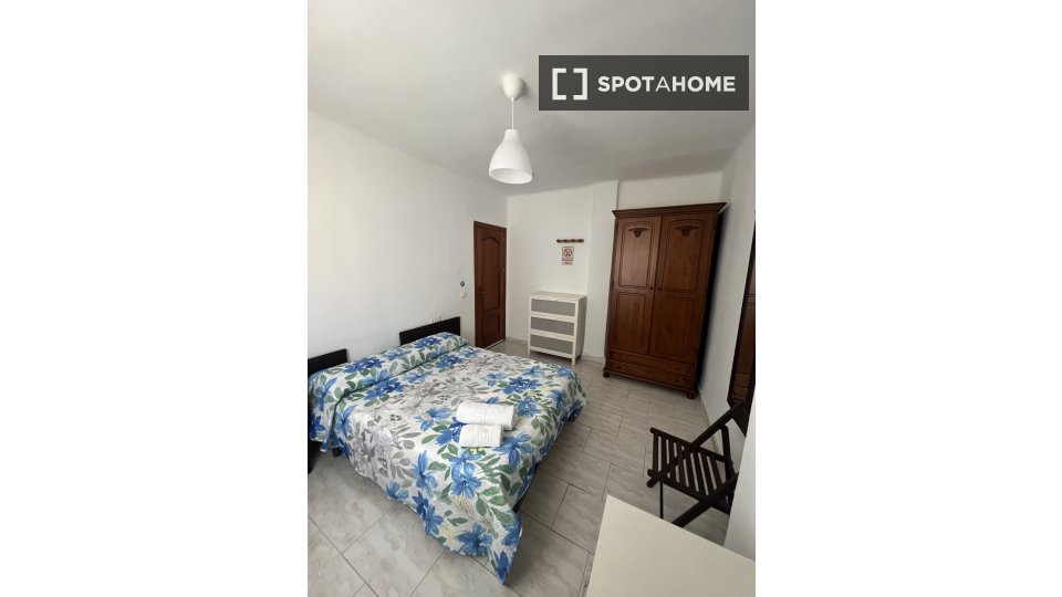 Alquiler de habitaciones en piso de 8 dormitorios en Málaga