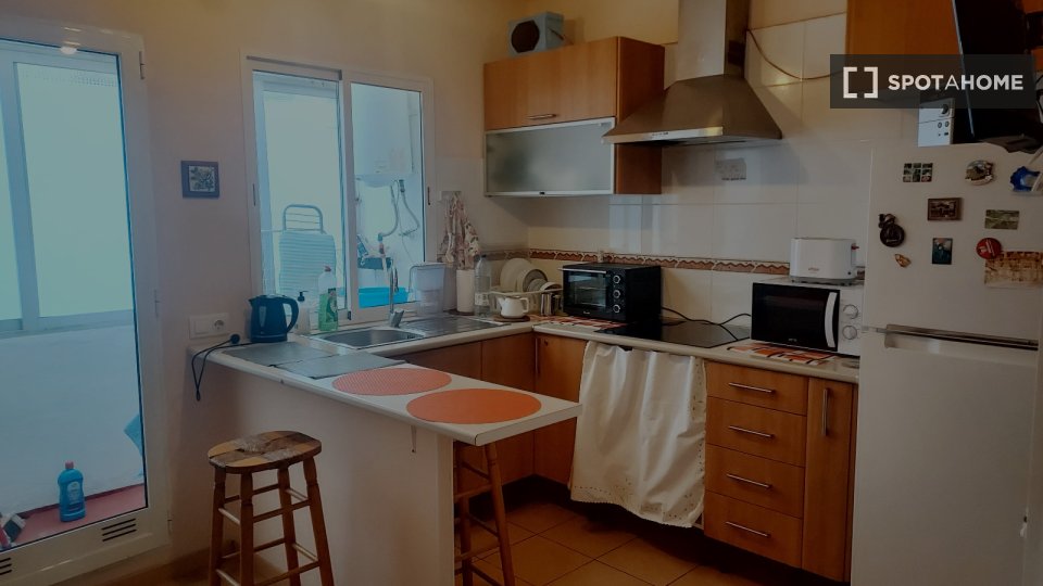 Double room Valencia, 3 beds — photo 6