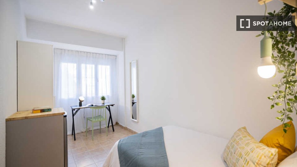 Double room Madrid, 25 beds — photo 40
