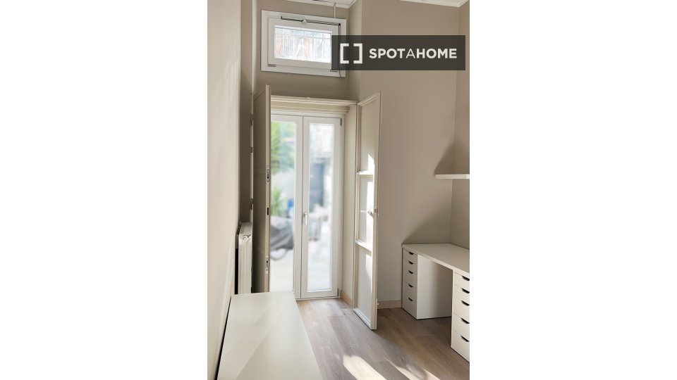 Double room Milan, 2 beds — photo 8