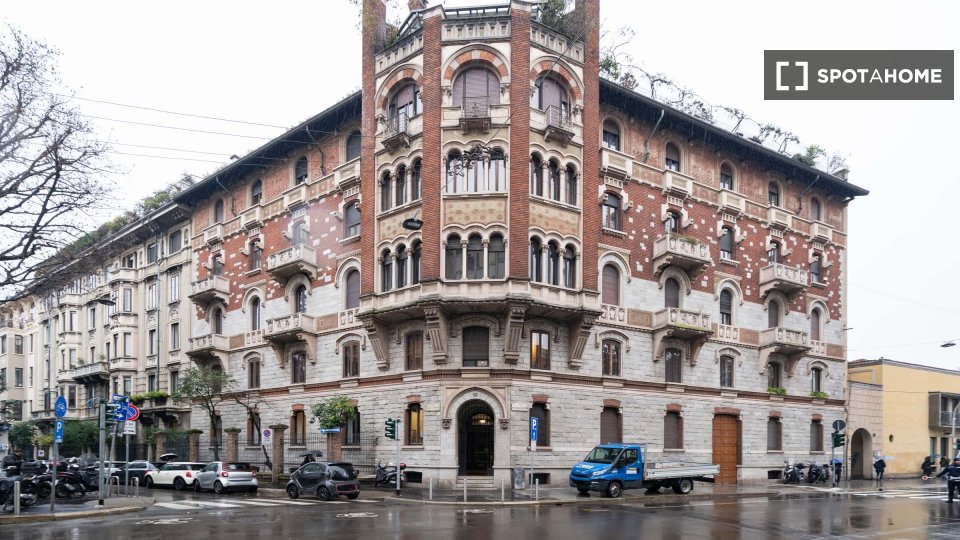 Apartment Milan, 2 beds, 69m² — photo 2