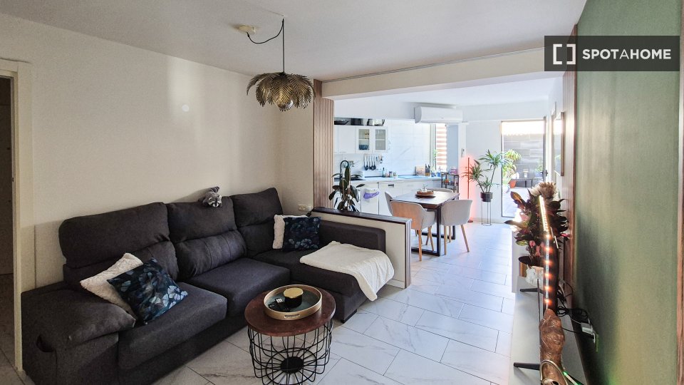 Apartment Alicante, 3 beds, 125m² — photo 2