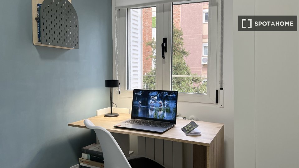Double room Madrid, 5 beds — photo 4