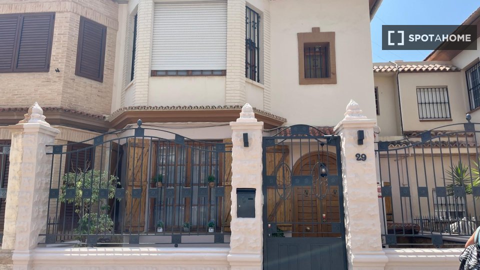 Apartment Valencia, 5 beds, 300m² — photo 1