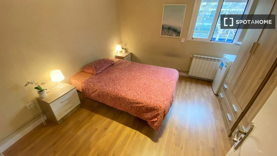 Double room Madrid, 6 beds — photo 4