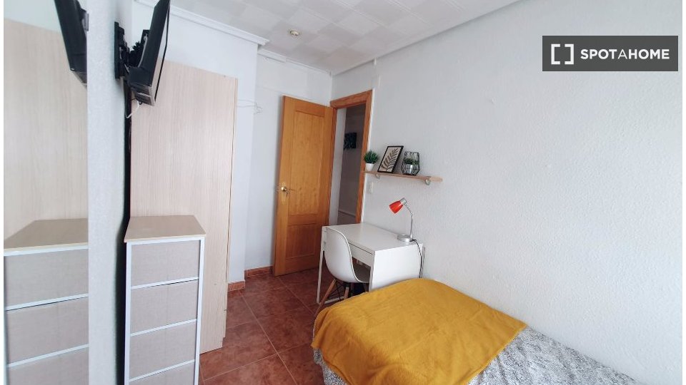 Double room Valencia, 5 beds — photo 11
