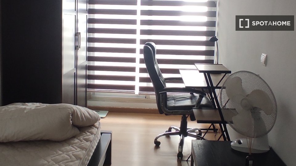 Double room Madrid, 4 beds, 130m² — photo 18