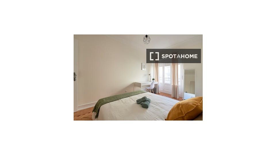 Double room Lisbon, 5 beds — photo 5