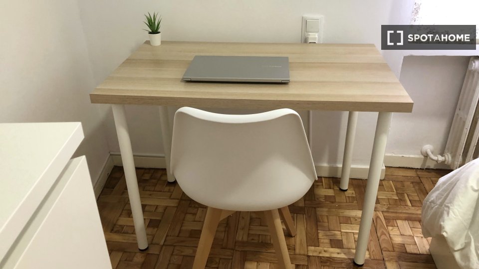 Double room Madrid, 4 beds, 100m² — photo 19